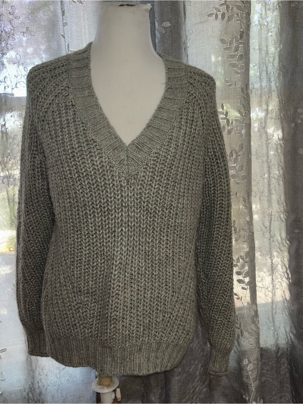 American Eagle Outfitters V-Neck Chunky Sweater in khaki green